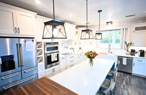 Wallisville Otro | Modern Farmhouse & Guest Home in Wallisville!