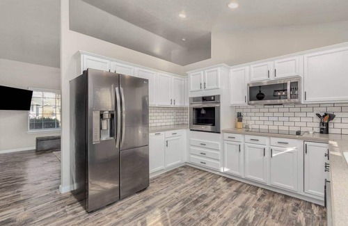 Caldwell Casa | Modern Farmhouse-Hot Tub, Fire Pit & Game Room