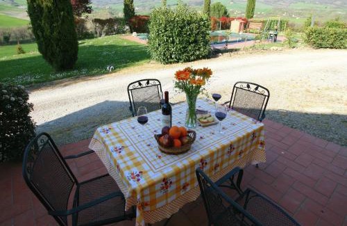 Gallina Apartamento | Modern Farmhouse in Pienza with Pool