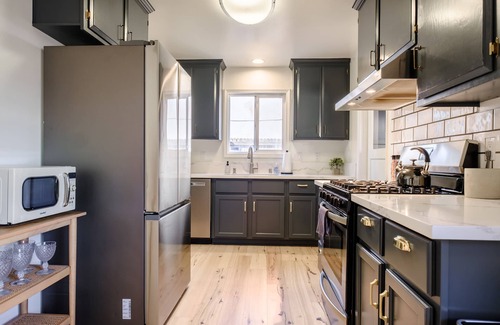 Sacramento Casa | Modern Farmhouse near Downtown & American River