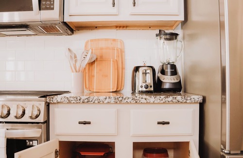 Houston County Casa | Modern Farmhouse Retreat Mid-Term Stay Pet Friendly