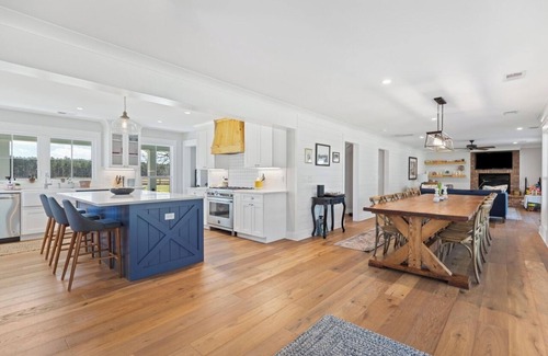 Charleston County Otro | Modern Farmhouse at Salty Oak Farm