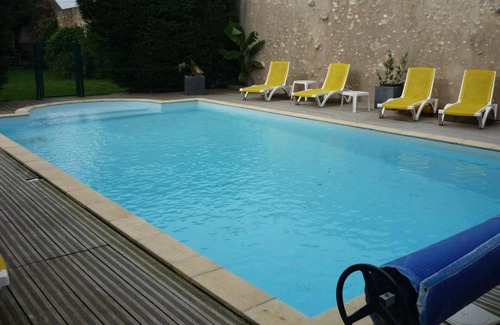 Averdon Cabaña | Casa Rústica con Piscina Climatizada, Charmosa y Moderna, Ideal para Familias en Averdon
