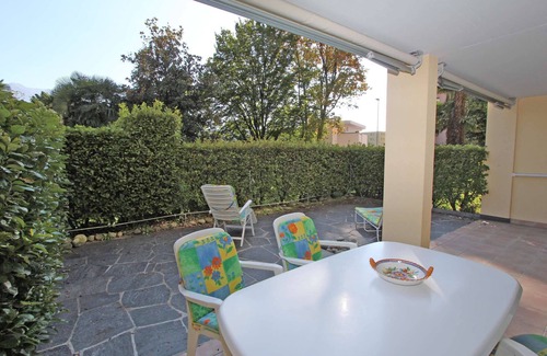 Minusio Apartamento | Modern first floor apartment in a well-kept apartment building in a quiet location