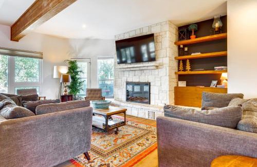 Canyon Lake Casa | Modern Fischer House with Deck, Fire Pit and Hot Tub!