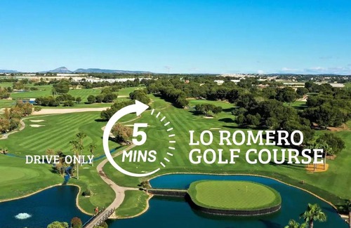 Pilar de la Horadada Apartamento | Modern flat close to beach & Top Golf courses - By Welcomely