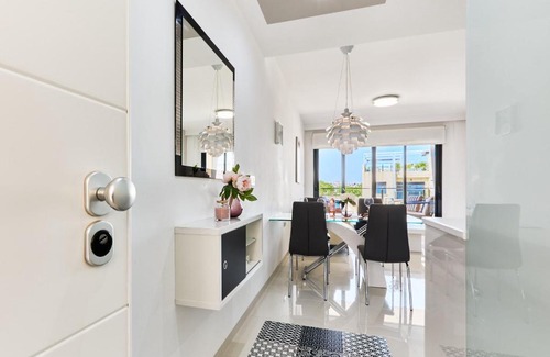 Pilar de la Horadada Apartamento | Modern flat close to beach & Top Golf courses - By Welcomely