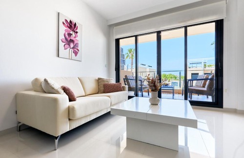 Pilar de la Horadada Apartamento | Modern flat close to beach & Top Golf courses - By Welcomely