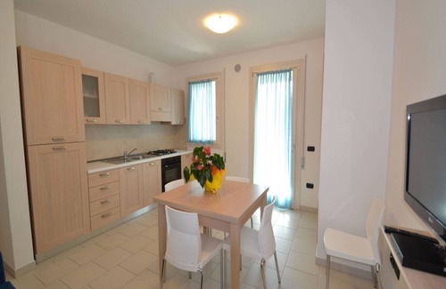 Rosapineta Apartamento | Piso moderno en ubicación central en Rosolina Mare