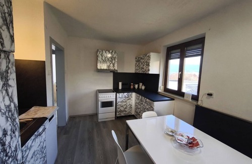 Hoetting Apartamento | Modern Flat in Quaint Residence w. Idyllic Garden