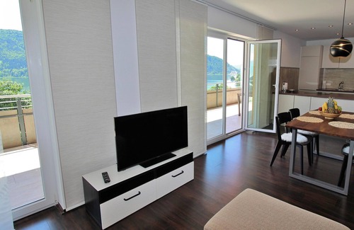 Bodensdorf Apartamento | Modern flat with a view over Lake Ossiach