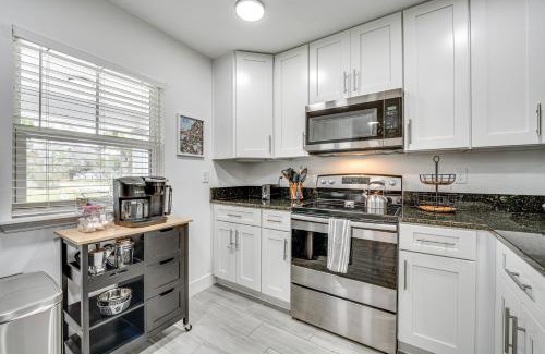 Oakland Casa | Modern Florida Bungalow 3 Miles to Winter Garden!