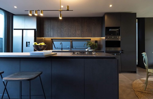 Salt Rock Apartamento | Modern Forrest Escape, No Loadshedding
