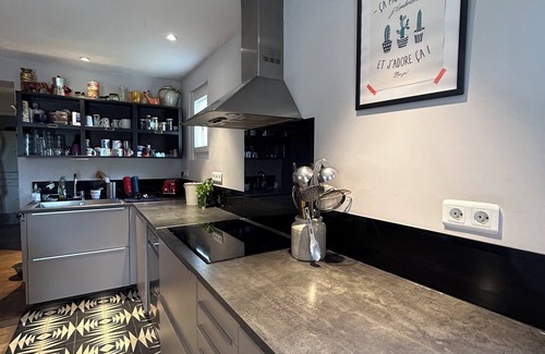 Saint-Genies-de-Comolas Casa | Villa Moderna con Piscina Privada y Sala de Juegos – Ideal para 10 Personas