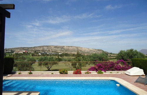 Algorfa Villa | Villa moderna de 3 dormitorios con orientación sur en primera línea en La Finca Golf Resort, piscina privada