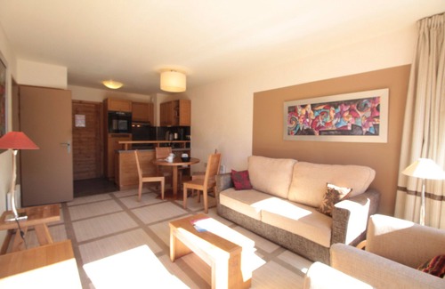 Flaine Apartamento | Modern furnished apartment with beautiful views at the slopes (ski-in ski-out)