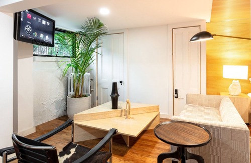 Bergen Casa | Modern garden unit in classic brownstone