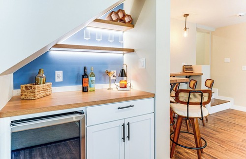 Saco Casa | Modern Gem on 15 Acres, 5 Mi to Old Orchard Beach!