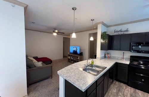 San Antonio Condominio | Modern Getaway Condo