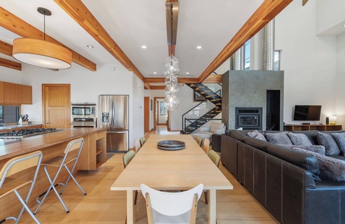 Alyeska Casa | Modern Girdwood House w/ Hot Tub, Sauna, and Fire Place