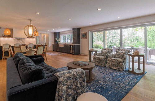 Georgian Bluffs Casa | Modern Green Oasis in private setting, covered patio with hot tub and fire pit!