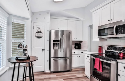 Doctors Inlet Casa | ★Modern Green Cove Springs 7Beds Fence Beach45min★