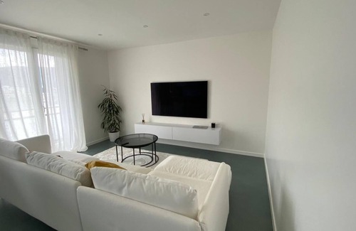 Cran-Gevrier Apartamento | Modern Green & White - Apartment T3 60m2 Annecy - Parking Privé - Wifi - Netflix