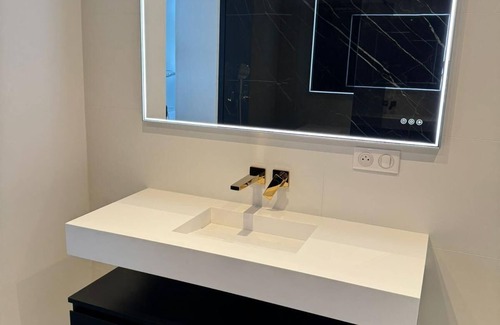 Cran-Gevrier Apartamento | Modern Green & White - Apartment T3 60m2 Annecy - Parking Privé - Wifi - Netflix