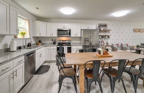 Greensboro Casa | Modern Greensboro Getaway w/ Fire Pit!