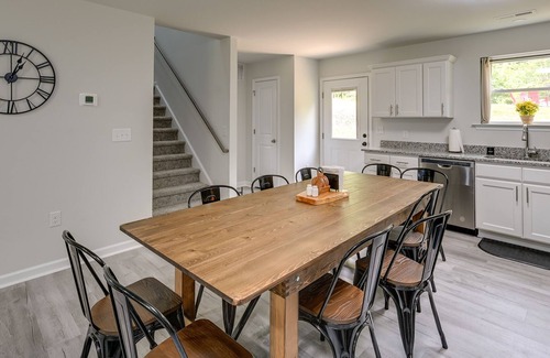 Greensboro Cabaña | Modern Greensboro Getaway w/ Fire Pit!
