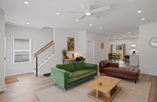 City View Casa | Modern Greenville Retreat 8 Minutes to Downtown Fun + Pet Friendly