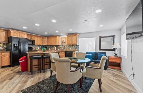 Salt Lake City Casa | Modern Guest Suite, King Ensuite, Downtown Airport