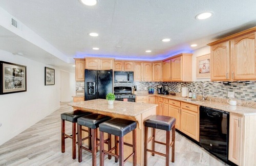 Salt Lake City Casa | Modern Guest Suite, King Ensuite, Downtown Airport