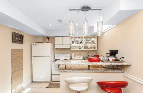 East Credit Apartamento | Modern Guest Suite - Comfort for 5 - Free Parking