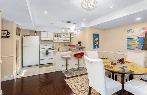 East Credit Apartamento | Modern Guest Suite - Comfort for 5 - Free Parking