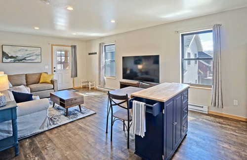 Ridgway Apartamento | Modern guesthouse with mountain views!