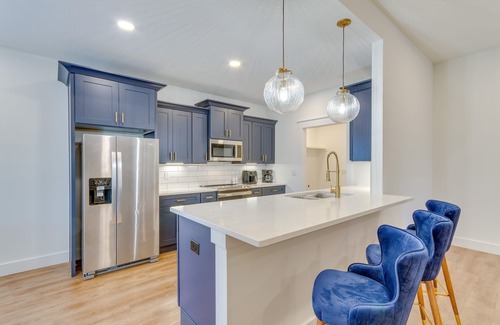 Gulf Breeze Casa | Modern Gulf Breeze Home w/ Patio: 13 Mi to Beach!