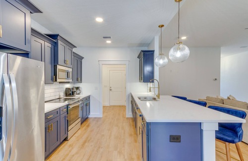 Gulf Breeze Casa | Modern Gulf Breeze Home w/ Patio: 13 Mi to Beach!