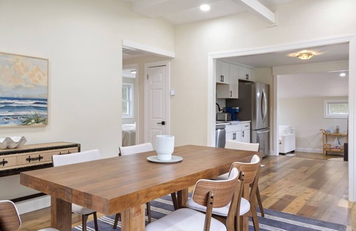 Town of Southampton Casa | Modern Hamptons Getaway: 5 minutes to the Beach and Restaurants!