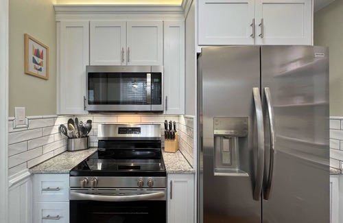 Hickory Condominio | Modern Hickory Hideaway