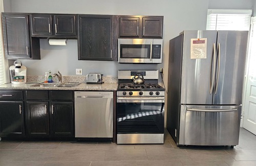 Southwest Garden Apartamento | ¡Precioso apartamento en The Hill! ¡WiFi gratis y TV Roku!