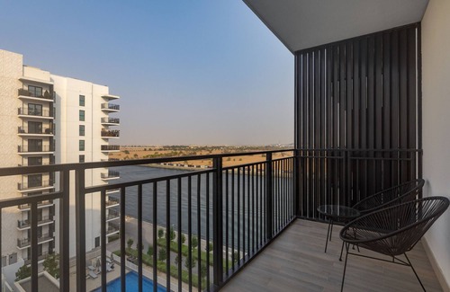 Abu Dhabi Apartamento | Modern Hideaway w/Canal Views on Yas Island