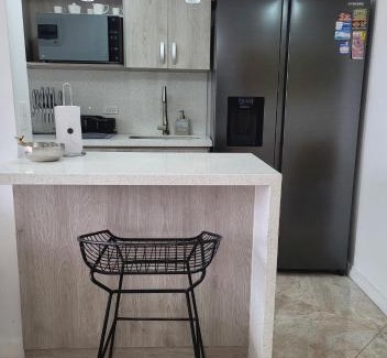 Sabaneta Apartamento | Modern High-Rise 2/2 Apartment with City View.