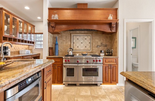 Dripping Springs Casa | Modern Hill Country Farmhouse | Private Pool & Hot Tub