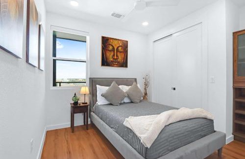 New Braunfels Casa | Modern Hill Country Condo for 4 with Resort Perks
