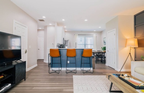 Midtown Casa | Modern & Hip 2BD Apt in Central Brush Park!