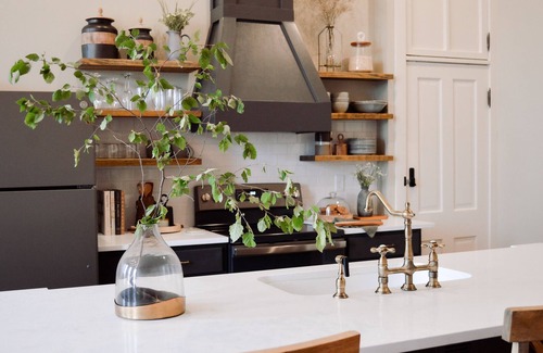 Council Grove Apartamento | Modern, Historic Loft Overlooking Downtown