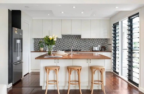 Avalon Beach Casa | Modern Holiday Home Close to Whale Beach With Stunning Views of Pittwater