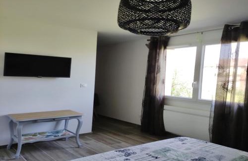 Crux-la-Ville Casa | Modern holiday home in Crux-La-Ville with terrace
