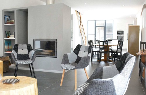 Seron Casa | Casa de vacaciones moderno con una granja en activo en Fernelmont